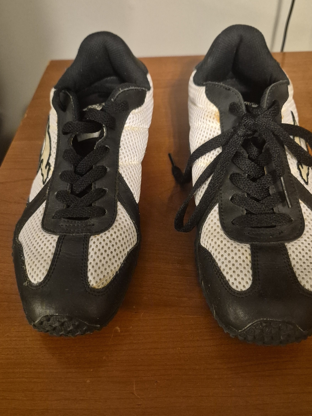kangaROOS Black and White Womens Athletic Sneakers